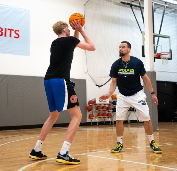 Individual basketball training session